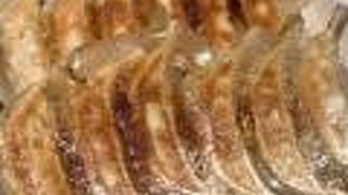 4種の餃子が楽しめる人気店で昼飲み