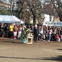 国立市の“谷保天神”さまが点火前に祈祷。