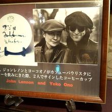 店の奥のカウンターの手前の席です。。。。