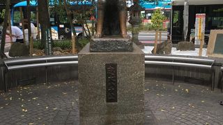 待ち合わせにも、観光にも。