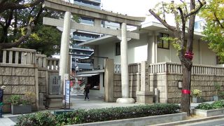 御堂筋沿いにある神社