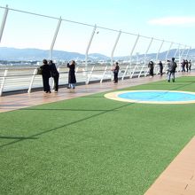 柵が前傾していて撮影には不向き