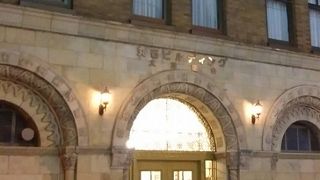 丸石ビルディング　レリーフが美しい