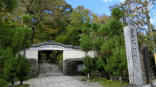 枯山水の庭園が有名