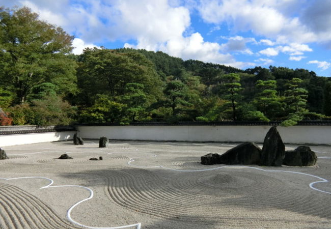 大きな枯山水の庭園