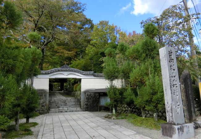 枯山水の庭園が有名