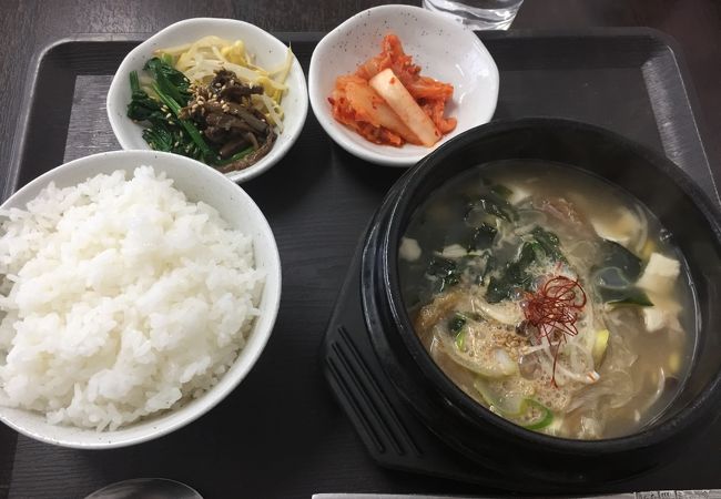 貴重な韓国料理店