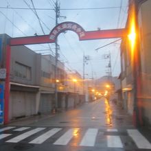 ここから先は完全に屋根なし区間となります