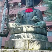 江戸六地蔵の一つ、地蔵菩薩坐像です 