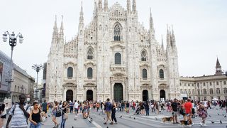 ドォーモへはメトロで