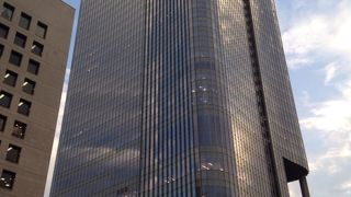 日比谷公園側からだと全体がよく見える