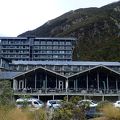 山間部のリゾート地のホテルと言えば、山荘タイプと思い込んでいましたが、お洒落な近代的なホテルでびっくりしました。
