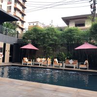 プールは特に朝の時間帯はレストランから丸見え