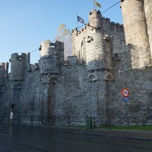 フランドル伯の城側面