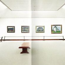 常設展示室1。美術館パンフレットより。