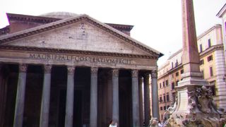 パンテオンの前の広場