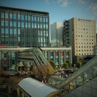 JR仙台駅東口から見たホテル外観（画像右手）。