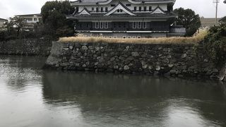 城の中に高校が