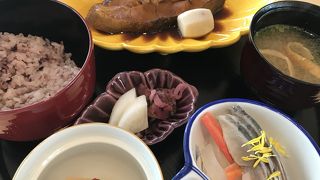 境内にあるカフェのランチ美味しいですよ～なんと￥800