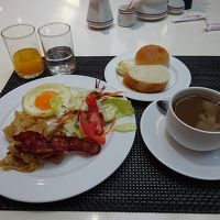 朝食　早朝5時半から開いています