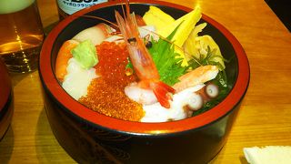 お寿司屋さんの雰囲気のある店