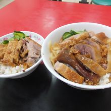 鴨肉飯：小30元、大60元