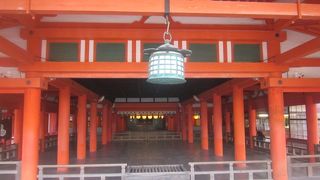 観光客目線からは、却って目立たない印象を受けますが…。