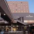 水戸駅南口にあり、中長距離高速バス乗り場もすぐそばの便利な立地。
