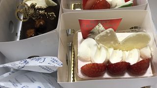 ボリュームあるお洒落なケーキ