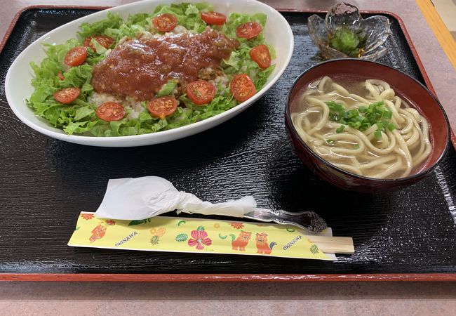 たまたま見つけた食堂です