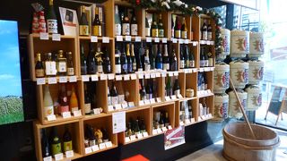 外堀通り沿いにあります