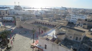 旧市街は城壁の中