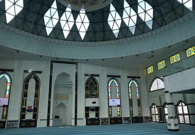 KLCC公園内にあるモスク。周辺は工事中でしたが、モスクは見学出来ました。