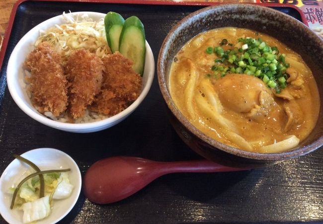 クセになるカレーうどん