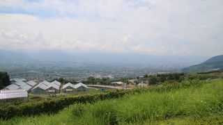 景色・夜景も綺麗で遊ぶことも出来る公園