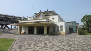 中を見学できます