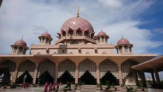 写真映えするピンクモスク