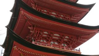 アクセントにもなっていて良い五重塔です!!