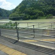 川が見える秘境駅