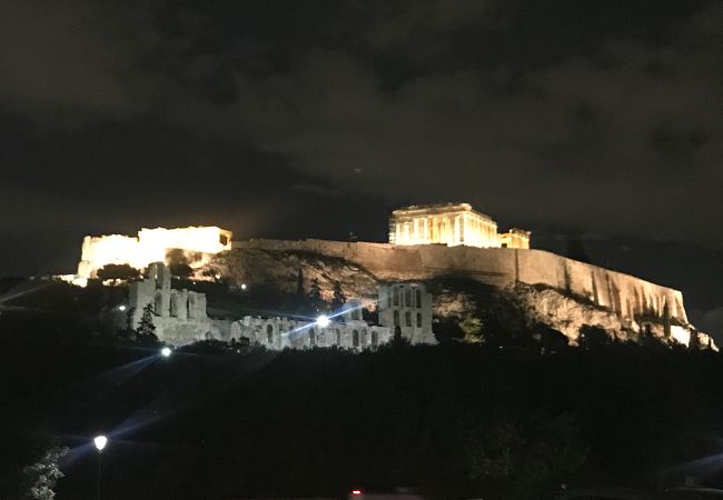 アテネで最高の夜景とディナーを味わえる場所