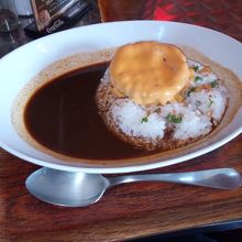 辛い辛いカレーwithチーズハンバーグ