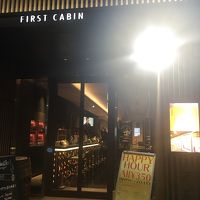 入口はカフェバーですから、初見は迷います