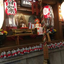 小さなお地蔵様がいっぱい