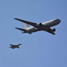 KC-767模擬空中給油展示。