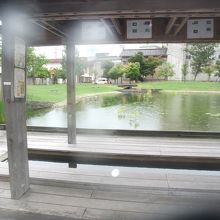 砂走公園あいあい広場の足の湯「えんがわ」