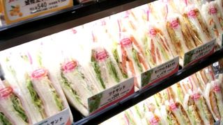 旬のフルーツサンドイッチ