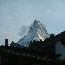 ツェルマットの市街地から見えたマッターホルン