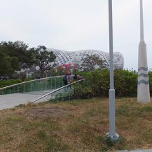高雄展覧館駅周辺の風景