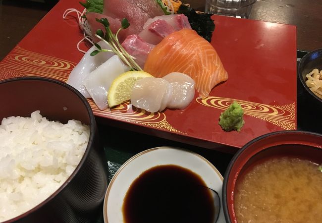 お刺身は新鮮でとても美味しかった☆