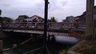 近隣には魅力的な飲食店・土産物店があっておすすめ